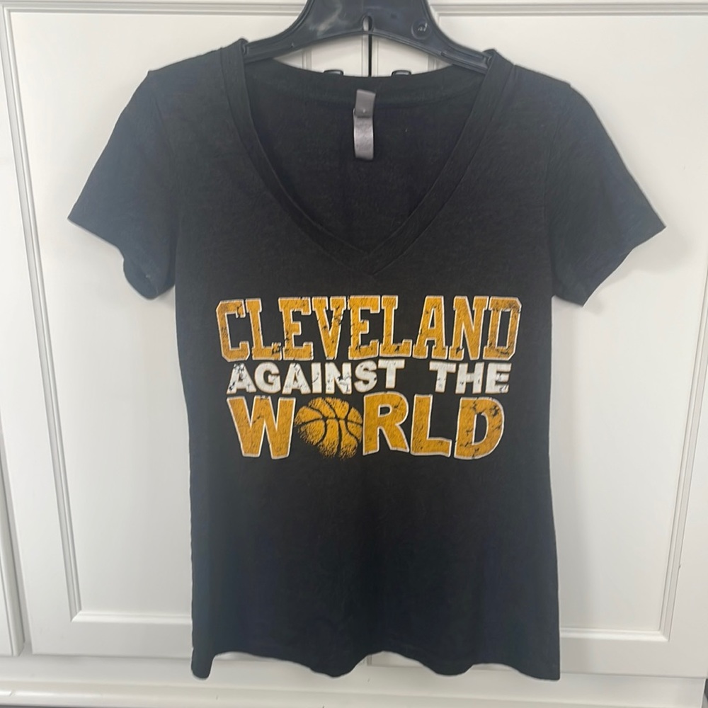 Cleveland basketball t shirt ladies cut Medium